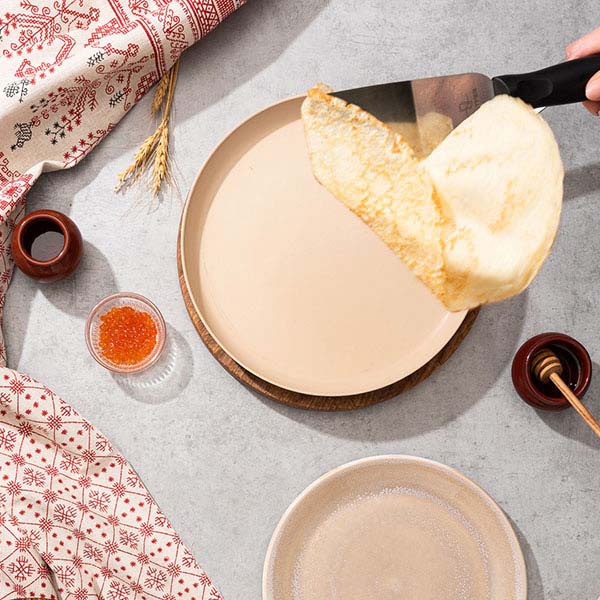 Сковорода для блинов;алюмин.,керамика;D=28,H=2,L=49см;коричнев.,бежев.