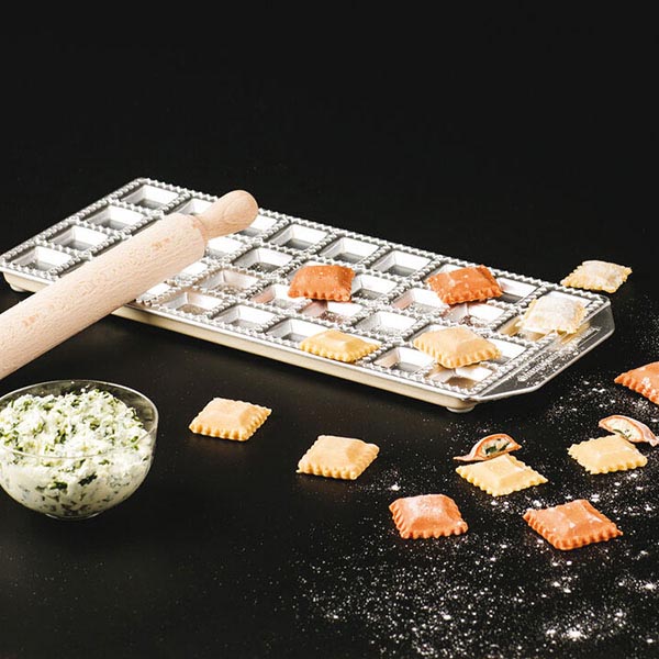 Набор форм для равиоли 3,5x3,5 со скалкой[36шт];алюмин.,бук;,L=30,B=14см