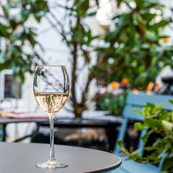 Бокал для вина «Плаза»;стекло;330мл;D=61/80,H=210мм;прозр. Бокал для вина «Плаза»;стекло;330мл;D=61/80,H=210мм;прозр.