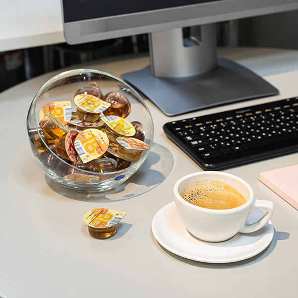 Сироп «Желтый Банан» ароматизированный порционный Pinch&Drop на подложке[50шт];поливинилхл.;15мл;D=4