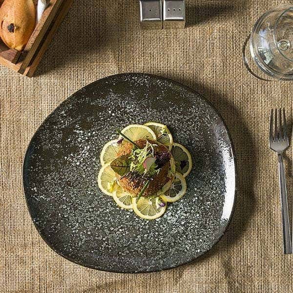 Тарелка «Космос» ассиметричная;фарфор;,L=29см;черный