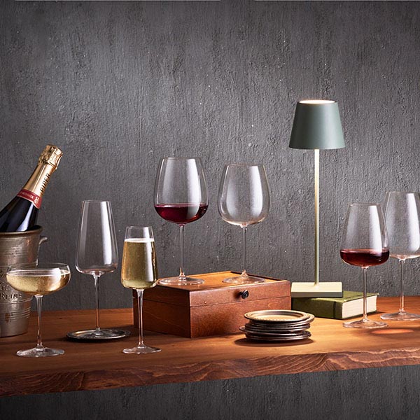 Бокал для вина «И Меравиглиози»;хр.стекло;0,65л;D=10,1,H=21,8см;прозр. Бокал для вина «И Меравиглиози»;хр.стекло;0,65л;D=10,1,H=21,8см;прозр.