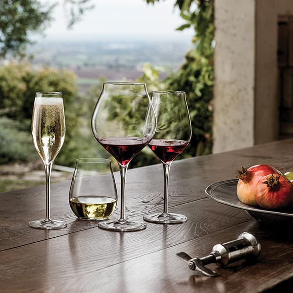 Бокал для вина «Винеа»;хр.стекло;350мл;D=81,H=215мм;прозр. Бокал для вина «Винеа»;хр.стекло;350мл;D=81,H=215мм;прозр.