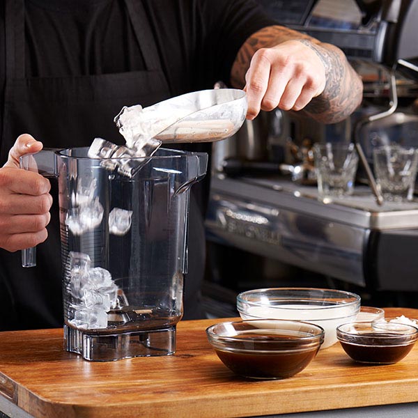 Блендер проф.с шумоизол.колпаком «Квайт Ван» на магн.основе,мерн.;тритан;1,4л;1,3Квт;черный,прозр.