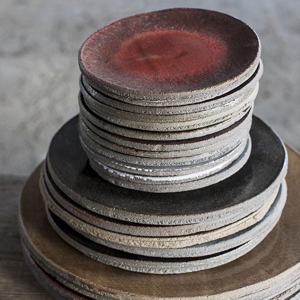 Тарелка;бетон;D=20см;красный,серый