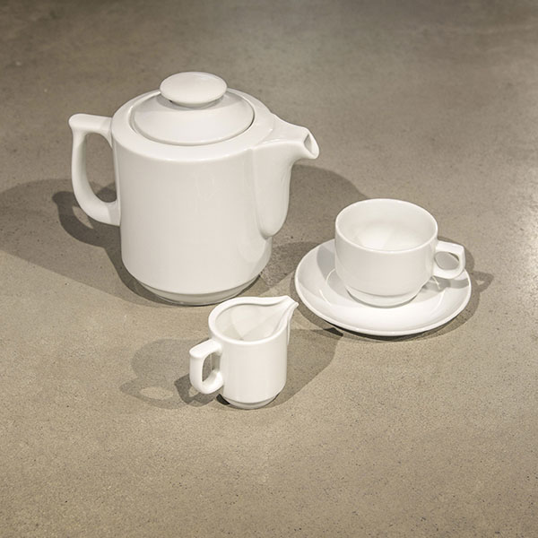 Кофейник «Прага» с крышкой;фарфор;400мл;D=9,H=13,L=15см;белый Кофейник «Прага» с крышкой;фарфор;400мл;D=9,H=13,L=15см;белый