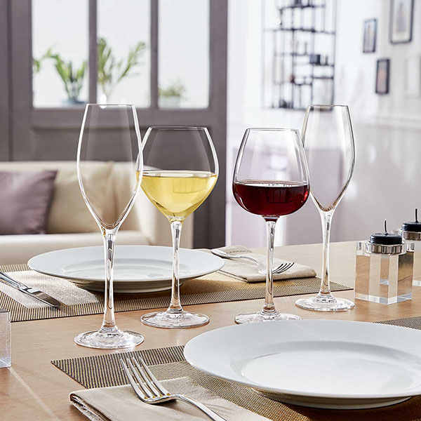 Бокал-флюте «Вайн Эмоушнс»;хр.стекло;240мл;D=42,H=235мм;прозр. Бокал-флюте «Вайн Эмоушнс»;хр.стекло;240мл;D=42,H=235мм;прозр.