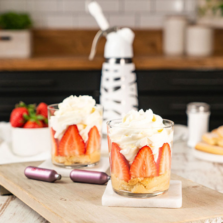 Сифон для сливок «Десерт Вип»;сталь нерж.,пластик;0,5л;D=97,H=264,B=125мм;металлич.,белый