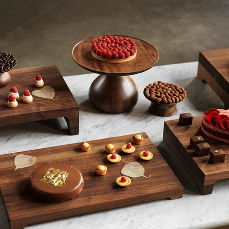 Подставка фуршетная;орех;,H=80,L=530,B=325мм;тем.дерево